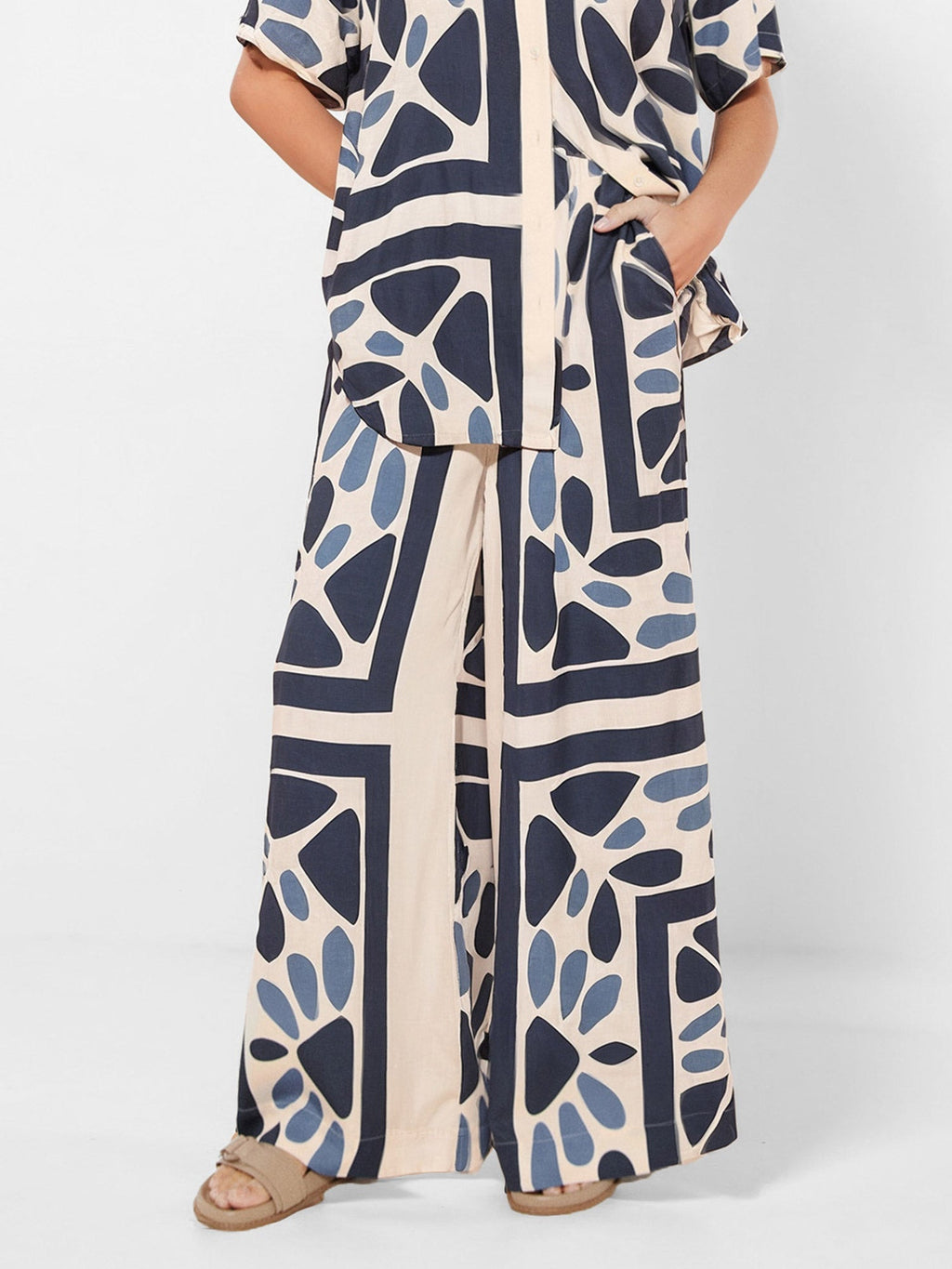 Modern Geo Print Wide-Leg Pants