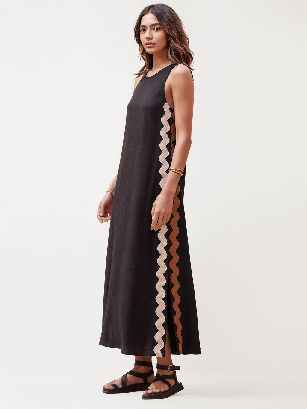 Contrast Trim Side Slit Maxi Dress