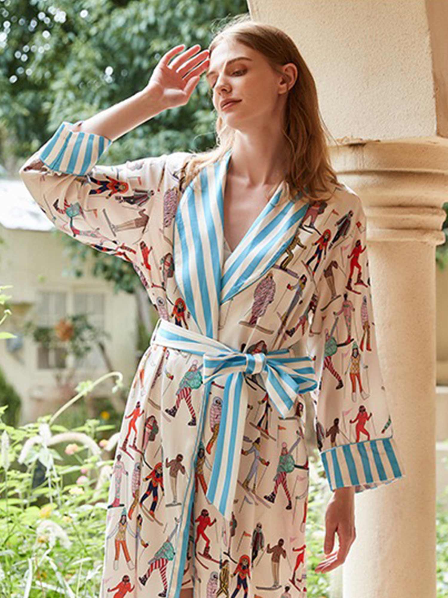 Ski Adventure Print Robe